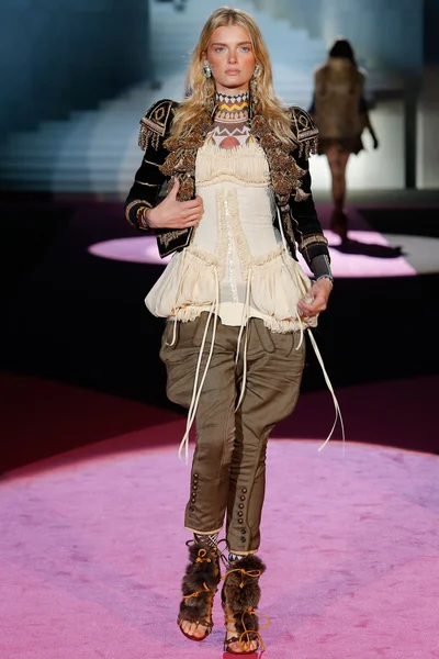 Look 3